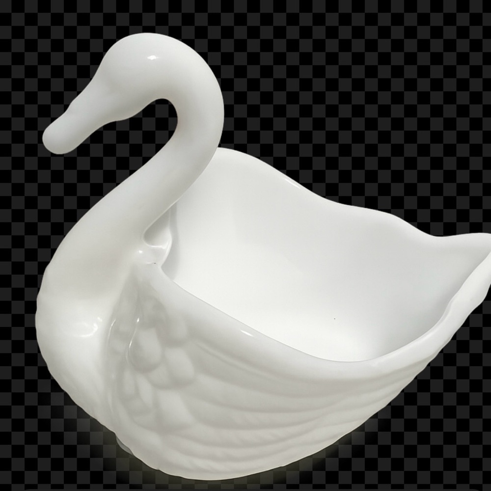 Elegant White Swan Milk Glass